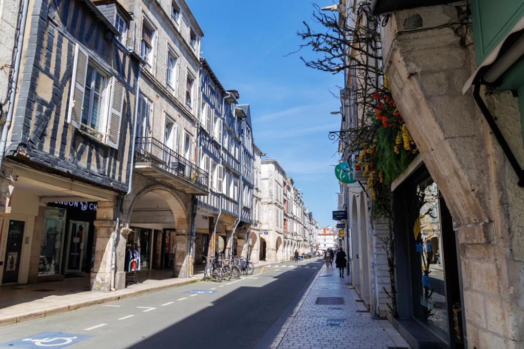 L'Appartement : Location Les Merciers. La Rochelle  Buitenkant foto